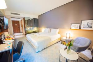 Standard Double Room room in Dosso Dossi Hotels Downtown