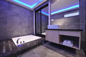 Phòng Tiêu Chuẩn Giường Đôi (Standard Double Room)