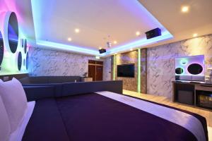 Phòng Deluxe Giường Đôi Có KTV (Deluxe Double Room with KTV)