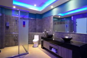 Phòng Deluxe Giường Đôi Có KTV (Deluxe Double Room with KTV)