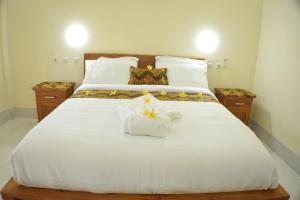 Phòng Giường Đôi Lớn Loại Sang (Deluxe Queen Room)