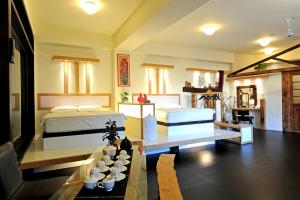 Phòng Bốn Người có Cảnh (Quadruple Room with View)