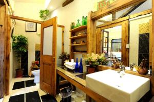 Phòng Bốn Người có Cảnh (Quadruple Room with View)