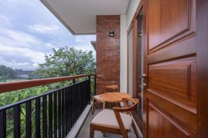 Phòng Giường Đôi Có Ban Công (Double Room with Balcony)