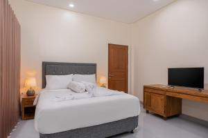 Phòng Giường Đôi Lớn Cao Cấp (Superior Room Queen)