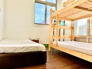 Phòng 3 người với Phòng tắm Chung (Triple Room with Shared Bathroom)
