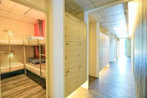 Giường Trong Phòng Ngủ Tập Thể Cho Cả Nam Và Nữ 6 Giường (Bed in 6-Bed Mixed Dormitory Room)