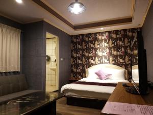 Phòng Giường Đôi Có Phòng Tắm Riêng - - Không Có Cửa Sổ Và không Có Chỗ Đỗ Xe (Double Room with Private Bathroom - - No Window and No Parking)