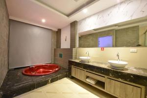 Phòng Đôi Cao Cấp (Superior Double Room)