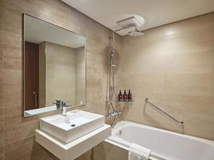 Phòng Đôi - Phù Hợp cho Người Khuyết Tật (Accessible Double Room (Wheelchair Accessible))