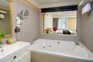 Executive Suite (Execuitve Suite)