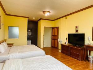 Phòng Tiêu Chuẩn 4 Người (Standard Quadruple Room)