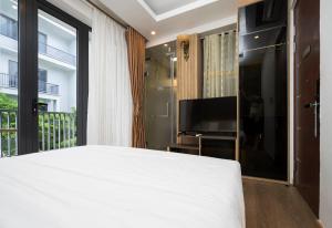 Phòng Có Giường Cỡ Queen Với Ban Công (Queen Room with Balcony)