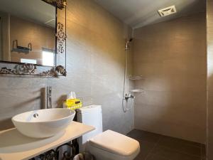 Phòng Giường Đôi Nhìn Ra Núi (Double Room with Mountain View)