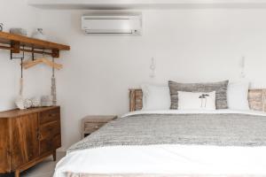 Phòng Tiêu Chuẩn Giường Đôi Không Có Tầm Nhìn (Standard Double Room No View)