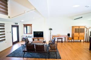 Phòng Bốn Người Có Phòng Tắm Riêng (Quadruple Room with Private Bathroom)