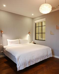 Phòng Deluxe Giường Đôi Có Bồn Tắm (Deluxe Double Room with Bath)