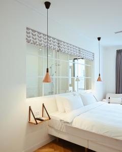 Phòng Deluxe Giường Đôi Có Bồn Tắm (Deluxe Double Room with Bath)