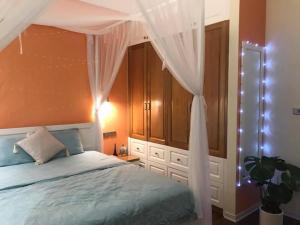 Phòng Có Giường Cỡ King Nhìn Ra Hồ Nước (King Room with Lake View)