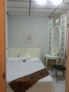 Phòng Giường Đôi Hạng Bình Dân (Budget Double Room)