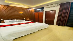 Phòng Giường Đôi Có Ban Công (Double Room with Balcony)
