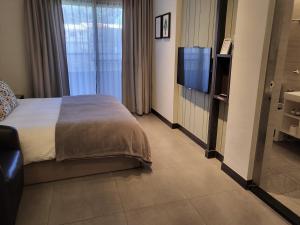 Phòng Có Giường Cỡ Queen Với Ban Công (Queen Room with Balcony)