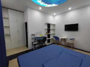 Phòng Có Giường Cỡ King Nhìn Ra Hồ Bơi (King Room with Pool View)
