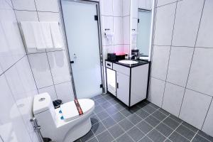 Phòng 4 Người Có Vòi Sen (Quadruple Room with Shower)