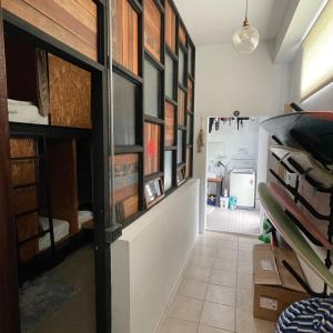 Giường Đơn Trong Phòng Ngủ Tập Thể 6 Giường (Single Bed in 6-Bed Dormitory Room)