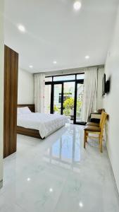 Phòng Có Giường Cỡ King Với Ban Công (King Room with Balcony)