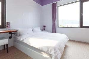 Phòng Tiêu chuẩn Giường Đôi Nhìn ra Biển (Standard Double Room with Sea View)