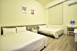 Phòng Bốn Người Có Phòng Tắm Riêng (Quadruple Room with Private Bathroom)