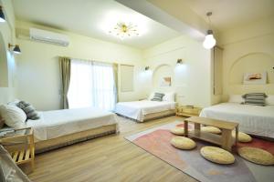 Phòng Gia đình nhìn ra Núi (Family Room with Mountain View)