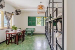 Phòng Ngủ Tập Thể 10 Giường Cho Cả Nam Và Nữ (10-Bed Mixed Dormitory Room)