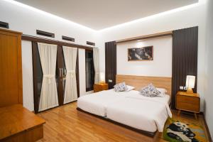 Biệt Thự Có Hồ Bơi Riêng (Villa with Private Pool)