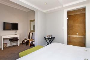 King Room with Mountain View room in Vetho Villa