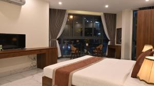 Studio Deluxe (Deluxe Studio)