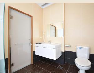 Phòng Giường Đôi Nhìn Ra Biển (Double Room with Sea View)
