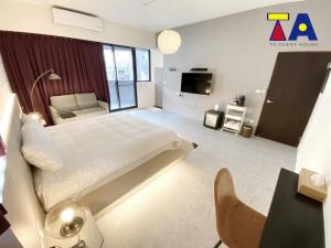 Phòng Giường Đôi Có Ban Công (Double Room with Balcony)