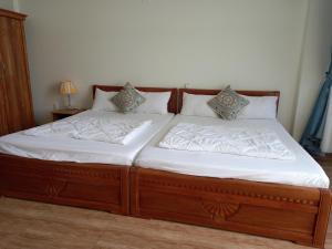 Phòng Hạng Tiết kiệm Cho 4 Người (Economy Quadruple Room)