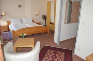 Triple Room room in Pension Walzerstadt