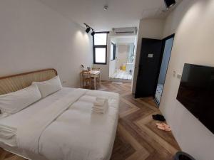 Phòng Tiêu Chuẩn Giường Đôi (Standard Double Room)