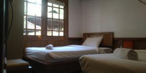 Three Bedroom House Camp