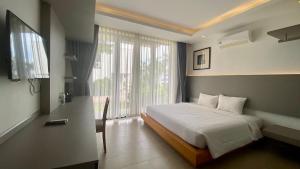 Nhà 3 Phòng Ngủ (Three-Bedroom House)