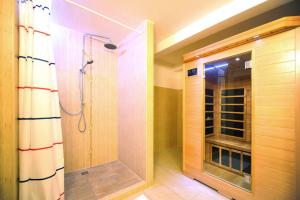 Superior Double Room with Spa Bath and Sauna room in Habitat 16