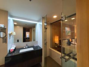 Deluxe giường đôi hoặc 2 giường có ban công (Deluxe Double or Twin Room with Balcony)