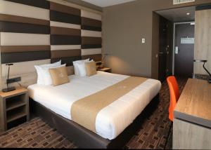 Standard Double Room room in XO Hotels Blue Tower