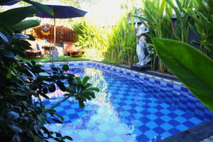 Deluxe Cottage Garden View
