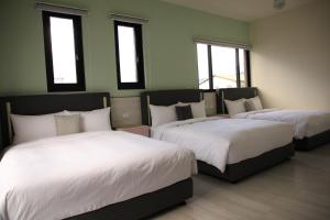 Phòng gia đình với phòng tắm riêng. (Family Room with Private Bathroom)