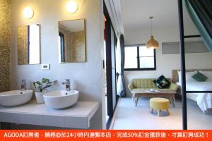 Phòng 4 Người có Sân hiên (Quadruple Room with Terrace)